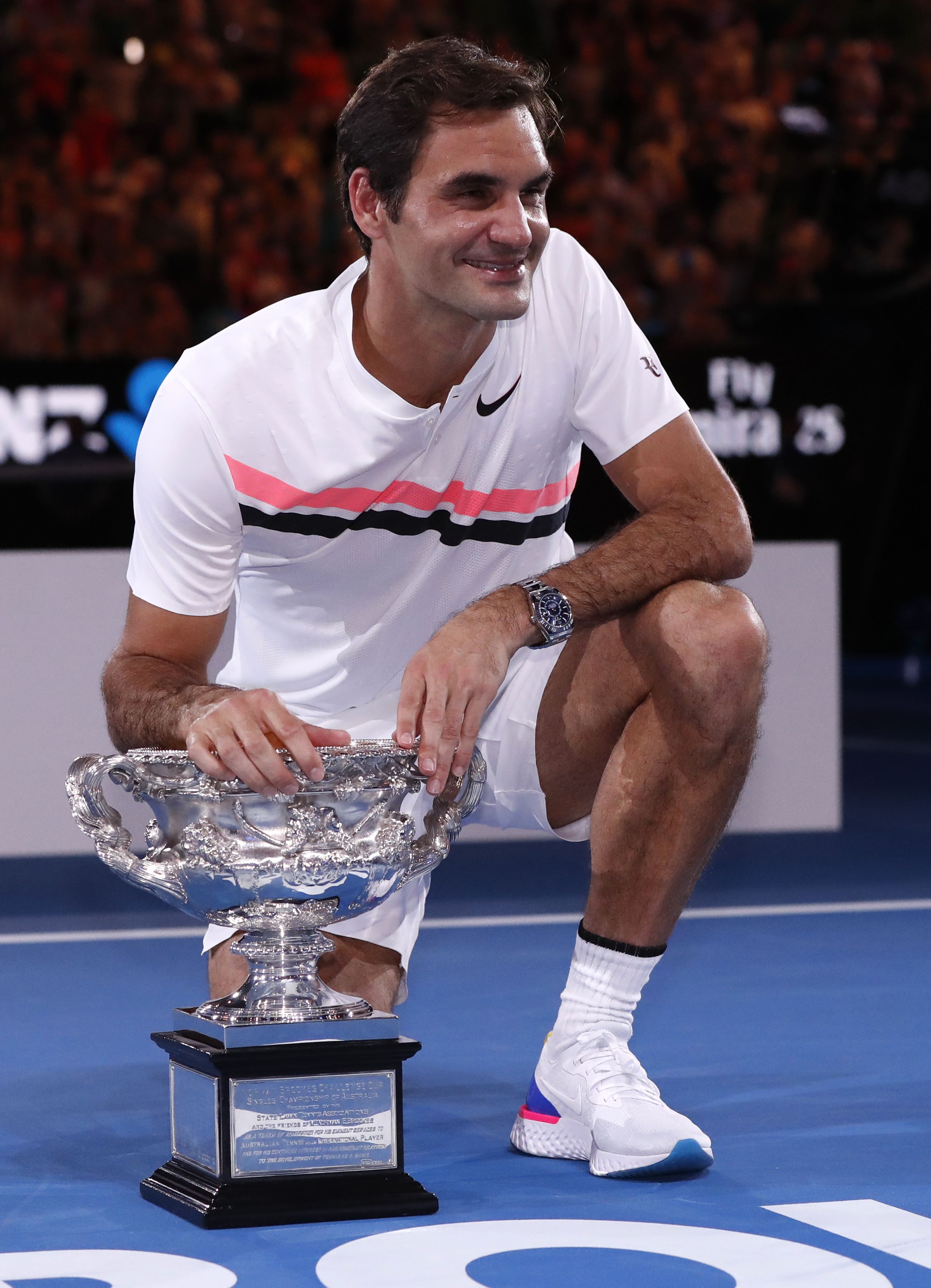 九游游戏-费德勒重返赛场，最后时刻胜出首场状态出色，澳大利亚队观众沸腾！-九游游戏